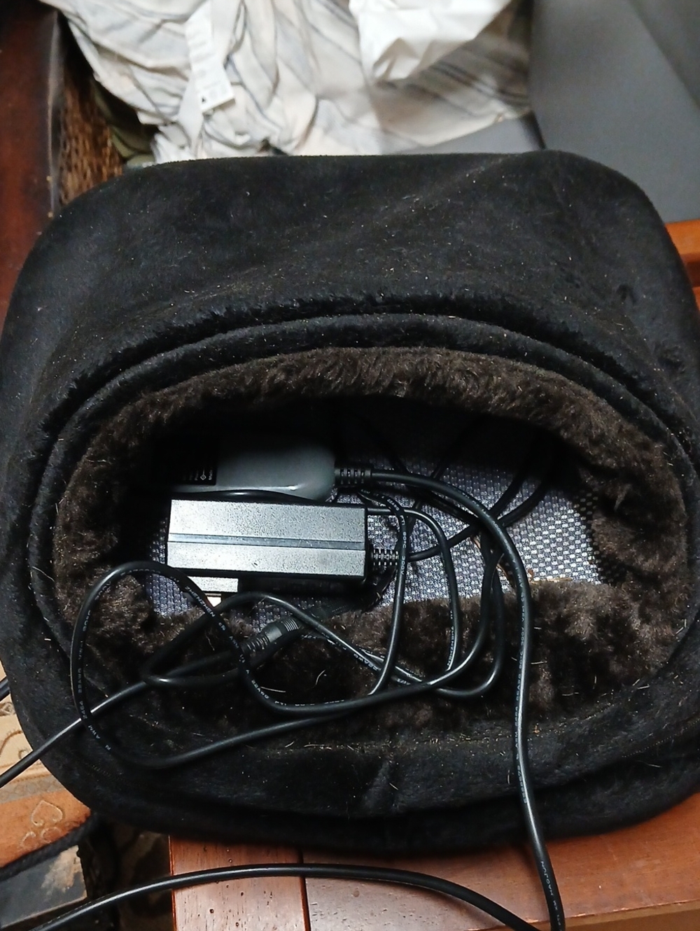 NAILA Black Electric Foot Warmer with Plush Interior